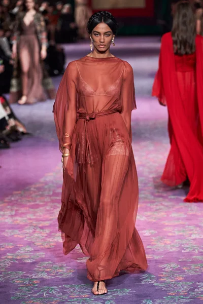 Look 60